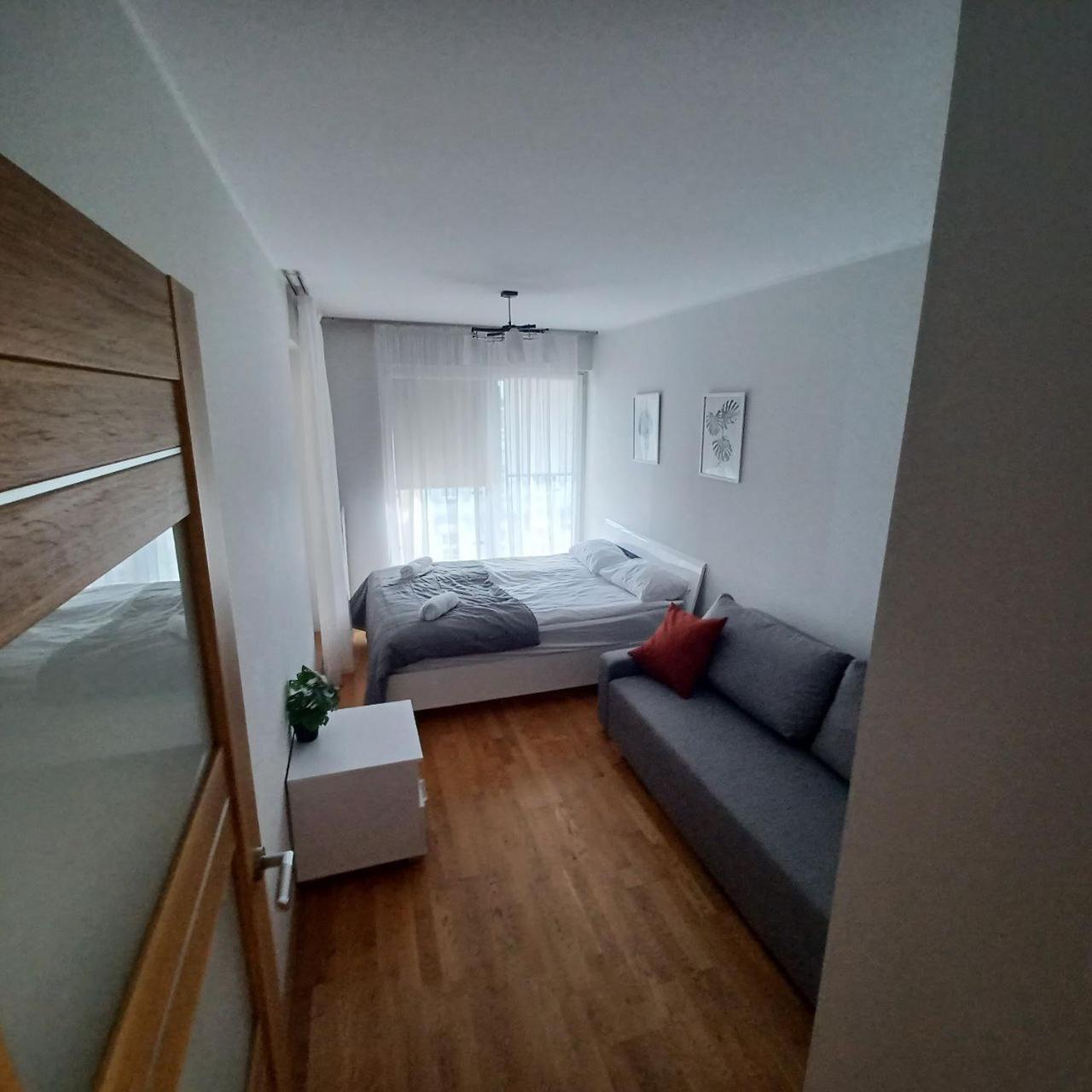 Apart City Center - 3 Rooms - Parking Place Breslau Exterior foto
